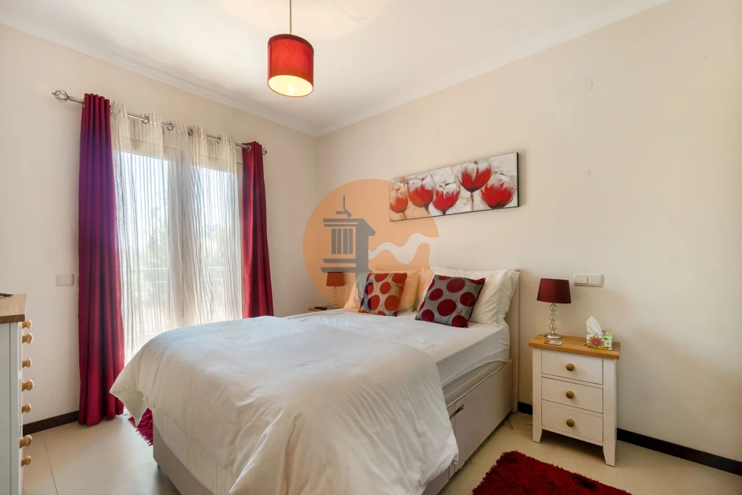 Apartamento T2 para Venda em Estômbar e Parchal Foto 9