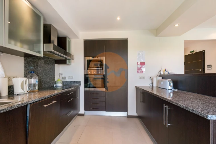 Apartamento T2 para Venda em Estômbar e Parchal Foto 7