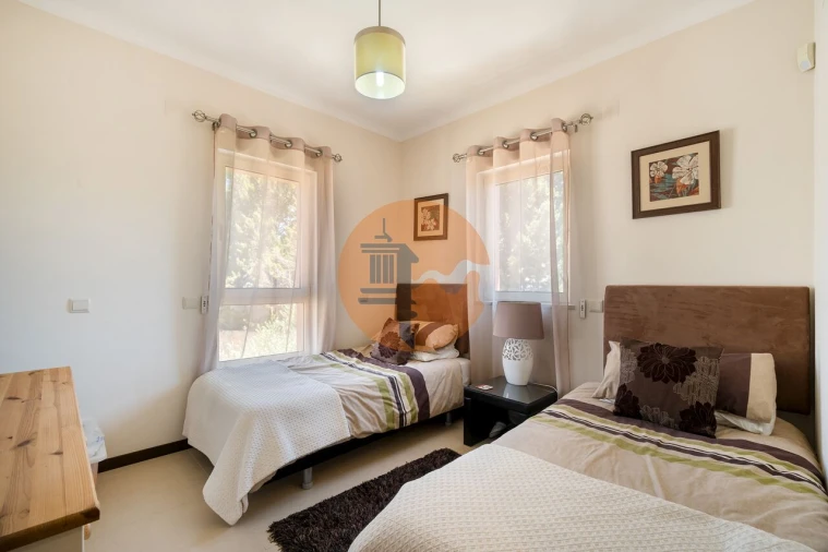 Apartamento T2 para Venda em Estômbar e Parchal Foto 11