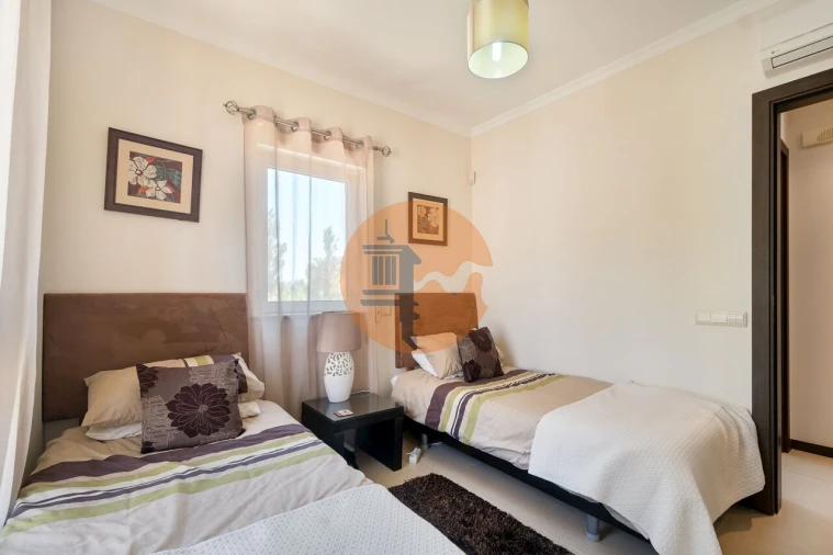 Apartamento T2 para Venda em Estômbar e Parchal Foto 12