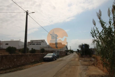 Terreno para Venda em Conceição e Estoi