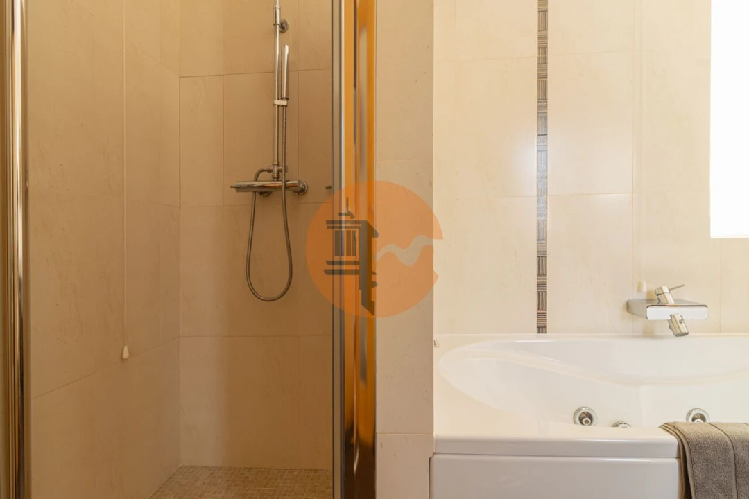 Moradia T3 para Venda em Estômbar e Parchal Foto 16