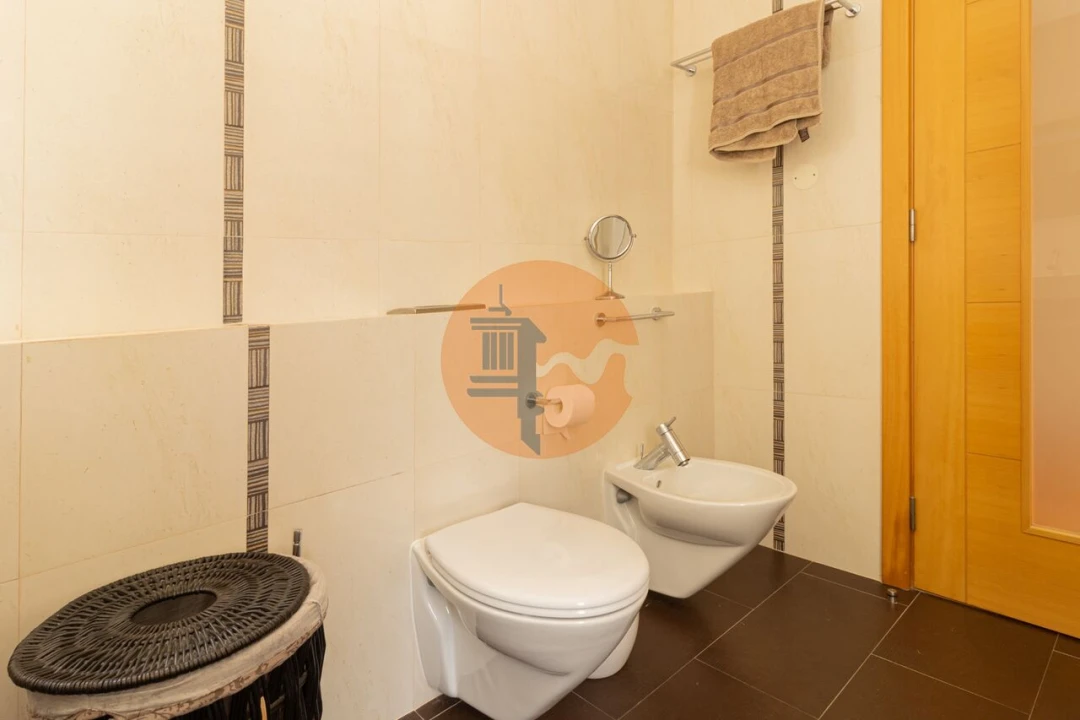 Moradia T3 para Venda em Estômbar e Parchal Foto 17