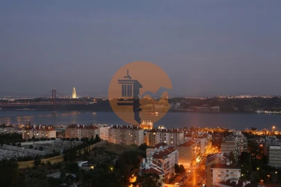 Apartamento T4 para Venda em Alcantara