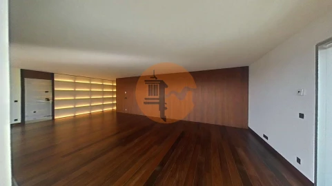 Apartamento T4 para Venda em Alcantara