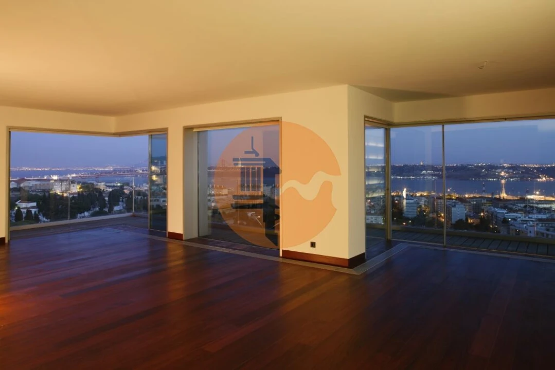 Apartamento T4 para Venda em Alcantara Foto 9