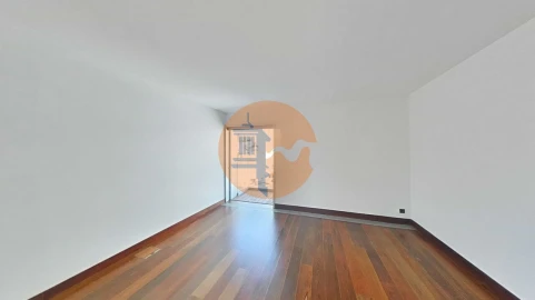 Apartamento T4 para Venda em Alcantara