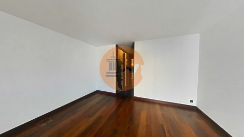 Apartamento T4 para Venda em Alcantara