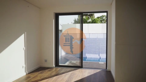 Moradia T3 para Venda em Moncarapacho e Fuseta