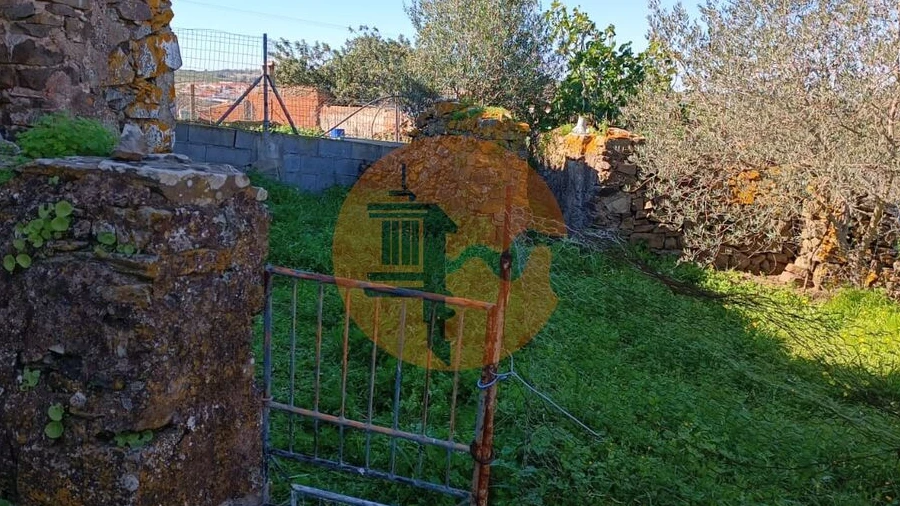Moradia T1 para Venda em Alcoutim e Pereiro