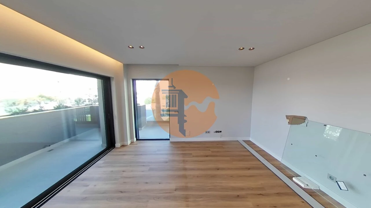 Apartamento T4 para Venda em Faro (Sé e São Pedro) Foto 11