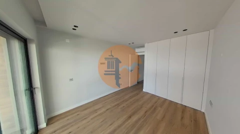Apartamento T4 para Venda em Faro (Sé e São Pedro)