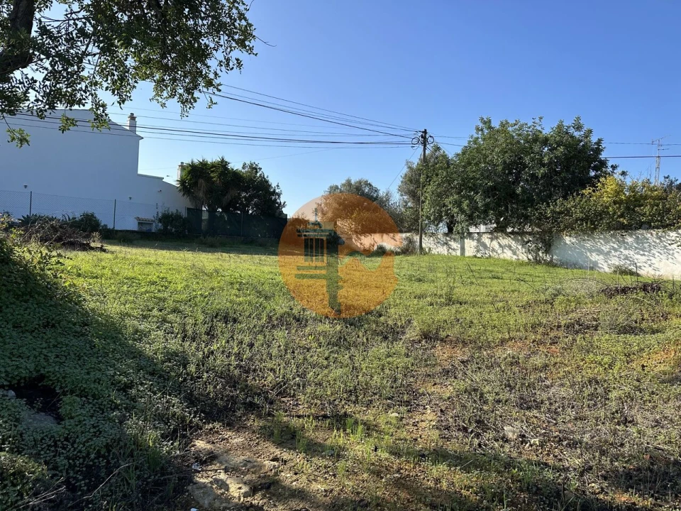 Terreno para Venda em Moncarapacho e Fuseta Foto 1