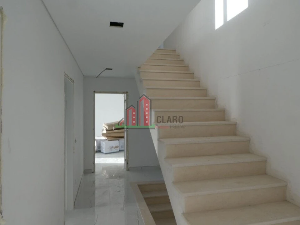 Moradia T5 para Venda em Antuzede e Vil de Matos Foto 6