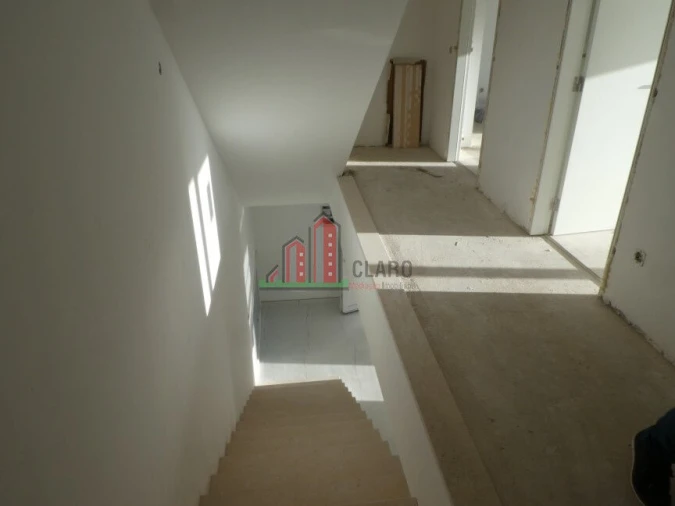 Moradia T5 para Venda em Antuzede e Vil de Matos Foto 14