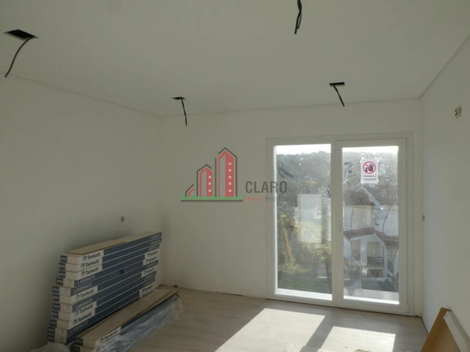 Moradia T5 para Venda em Antuzede e Vil de Matos Foto 14