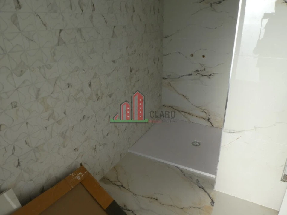 Moradia T5 para Venda em Antuzede e Vil de Matos Foto 11