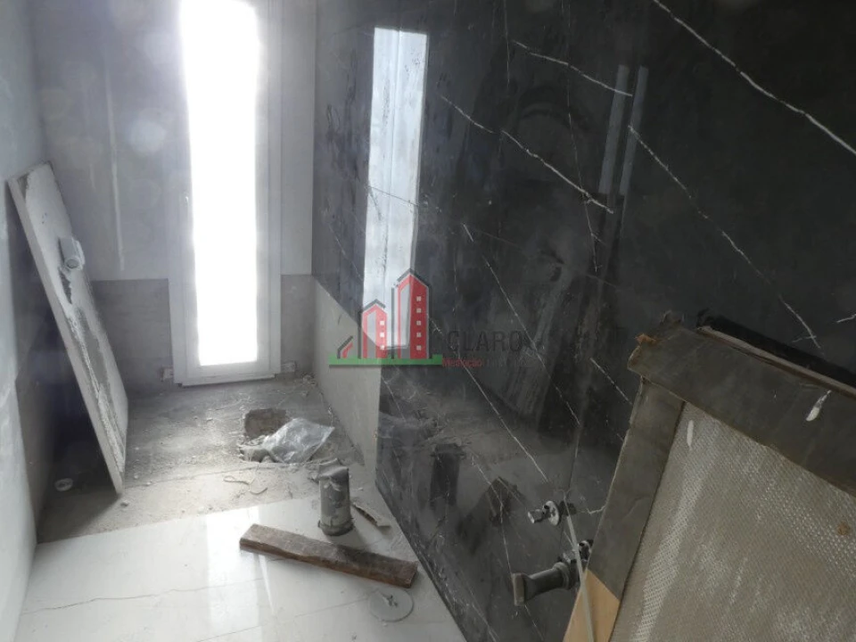 Moradia T5 para Venda em Antuzede e Vil de Matos Foto 28