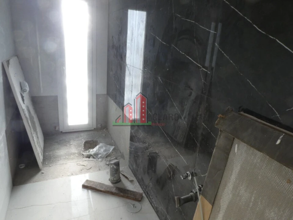 Moradia T5 para Venda em Antuzede e Vil de Matos Foto 28