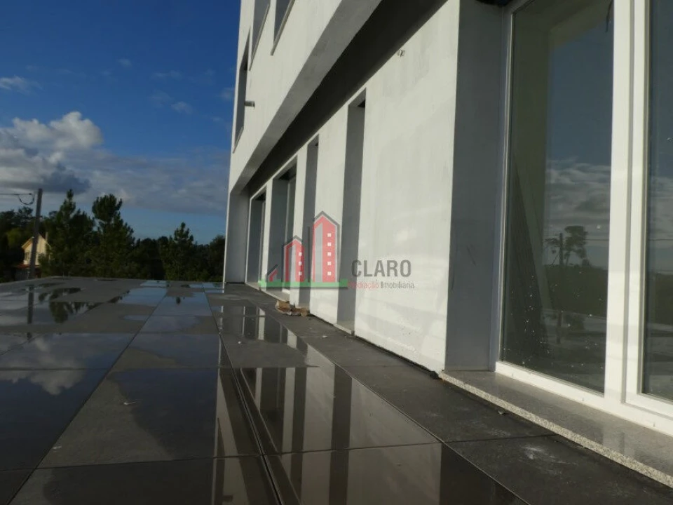 Moradia T5 para Venda em Antuzede e Vil de Matos Foto 1