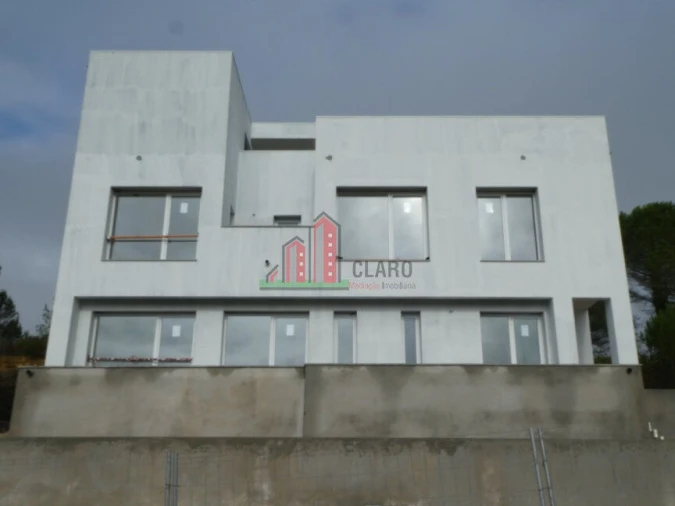 Moradia T5 para Venda em Antuzede e Vil de Matos Foto 2