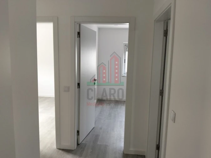 Apartamento T3 para Venda em Santa Clara e Castelo Viegas Foto 17