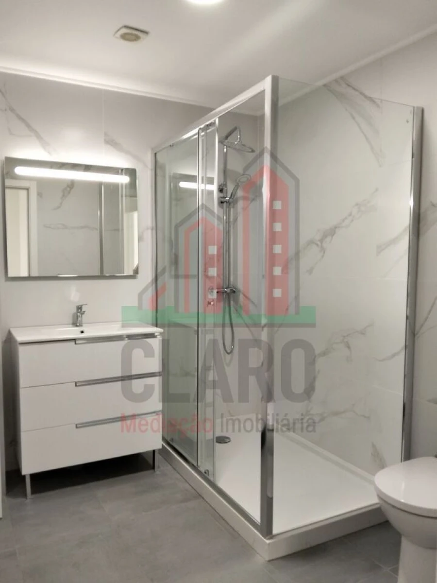 Apartamento T3 para Venda em Santa Clara e Castelo Viegas Foto 11