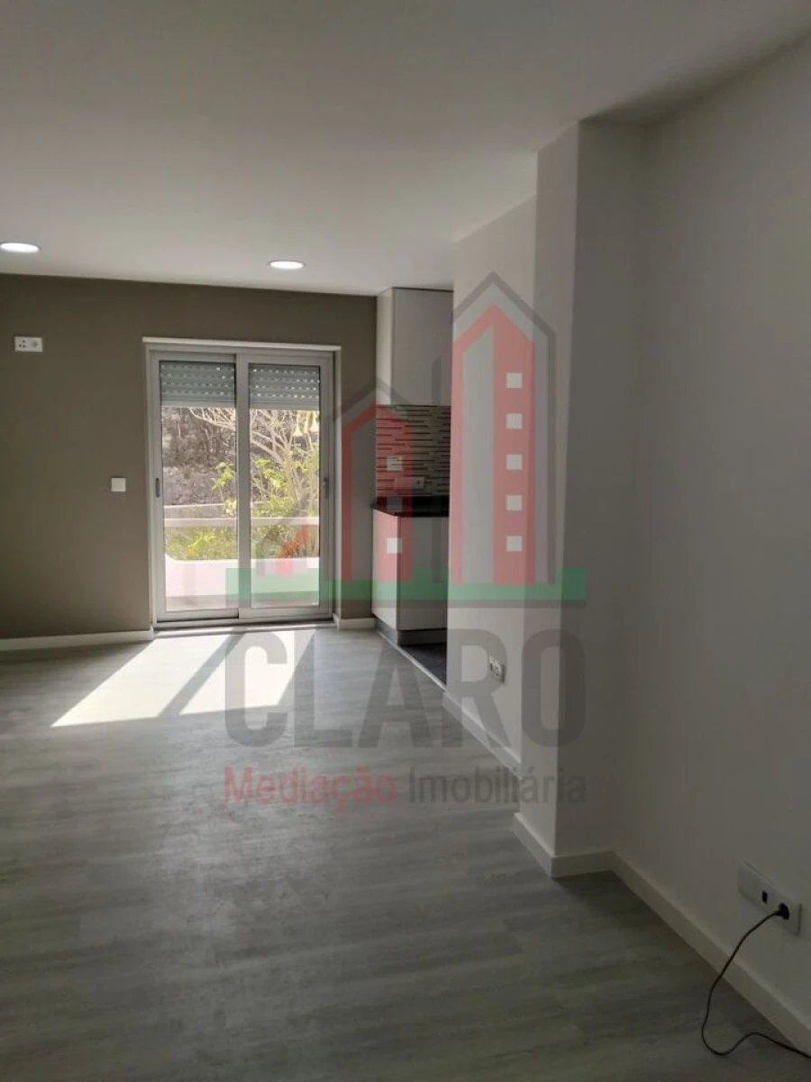 Apartamento T3 para Venda em Santa Clara e Castelo Viegas Foto 9