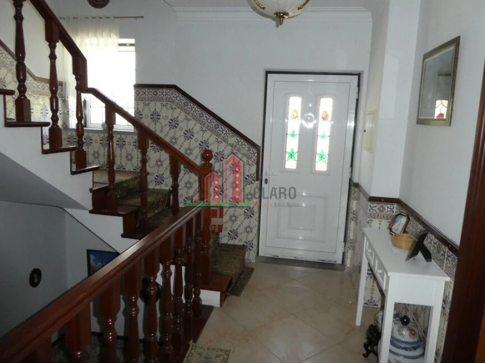 Moradia T5 para Venda em Santa Clara e Castelo Viegas Foto 12