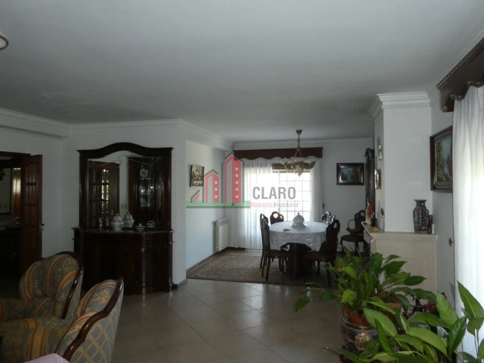 Moradia T5 para Venda em Santa Clara e Castelo Viegas Foto 6