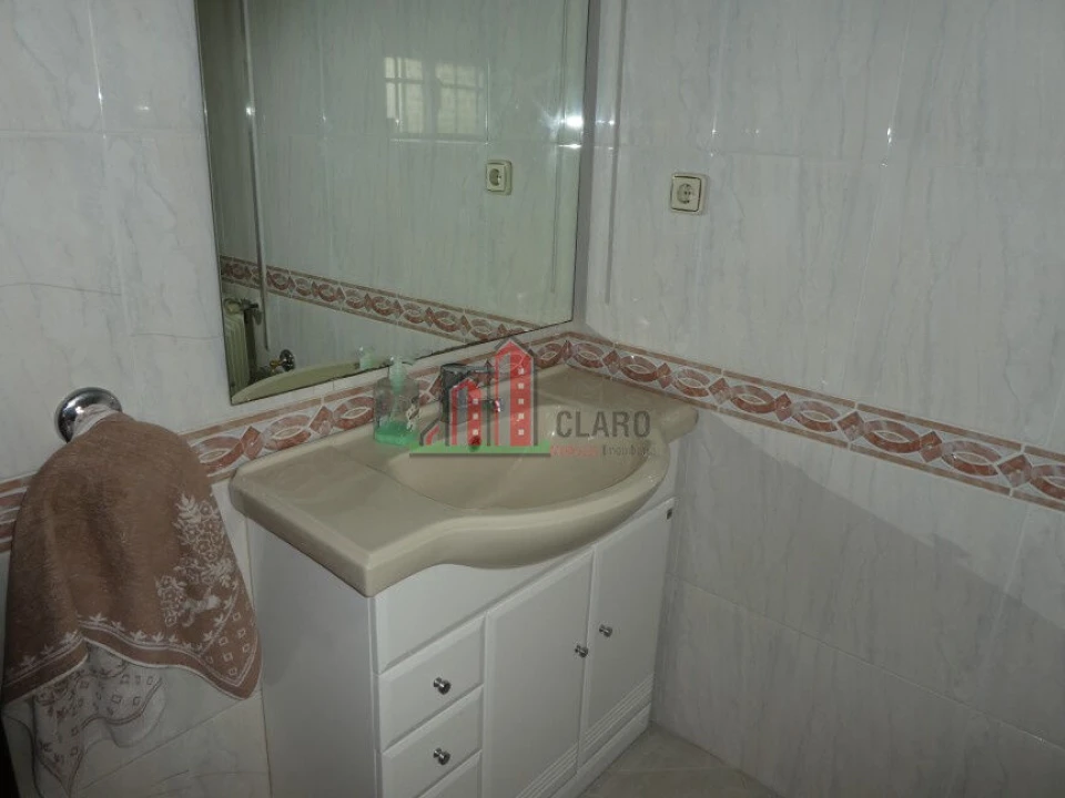 Moradia T5 para Venda em Santa Clara e Castelo Viegas Foto 17