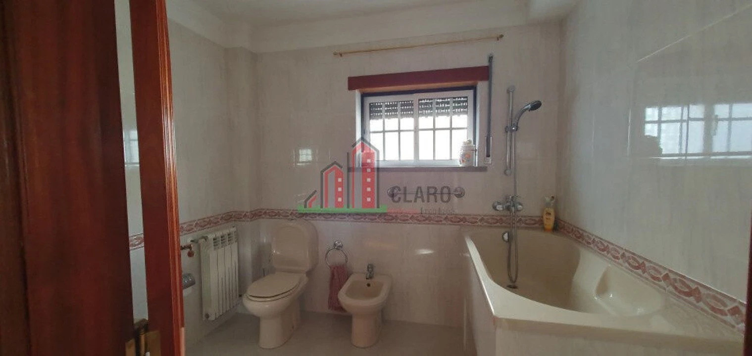 Moradia T5 para Venda em Santa Clara e Castelo Viegas Foto 26