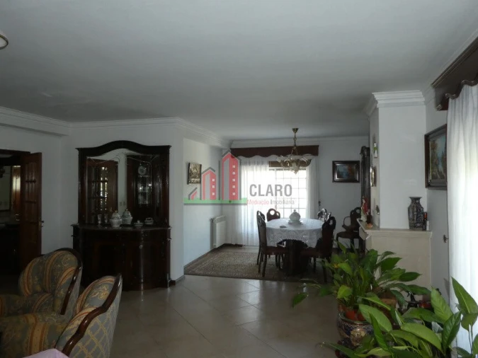 Moradia T5 para Venda em Santa Clara e Castelo Viegas Foto 6