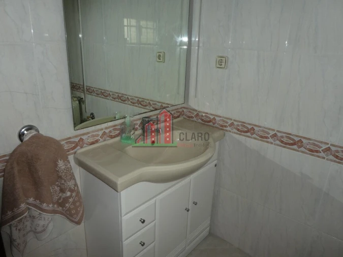 Moradia T5 para Venda em Santa Clara e Castelo Viegas Foto 17