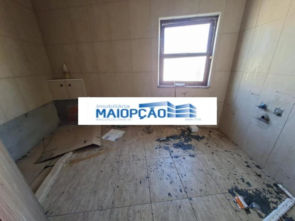 Moradia T2 para Venda em Silva e Águas Vivas Foto 3