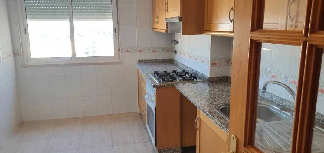 Apartamento T2 para Venda em Carregado e Cadafais Foto 1