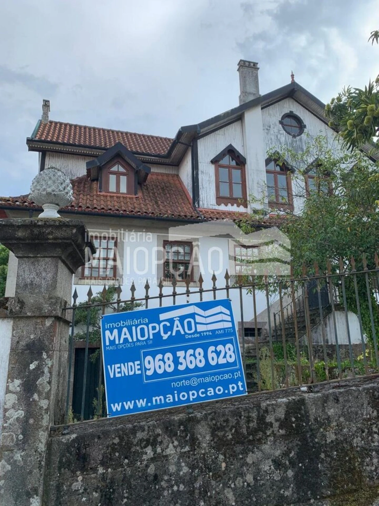 Moradia T9 para Venda em Santa Cruz da Trapa e São Cristóvão de Lafões Foto 1