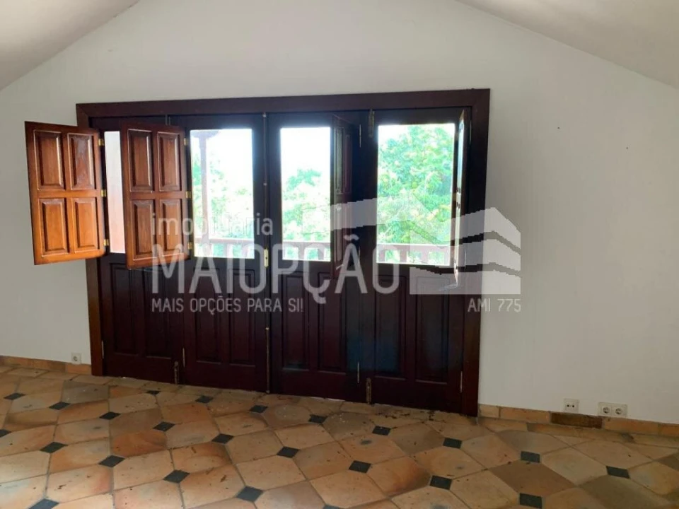 Moradia T9 para Venda em Santa Cruz da Trapa e São Cristóvão de Lafões Foto 12