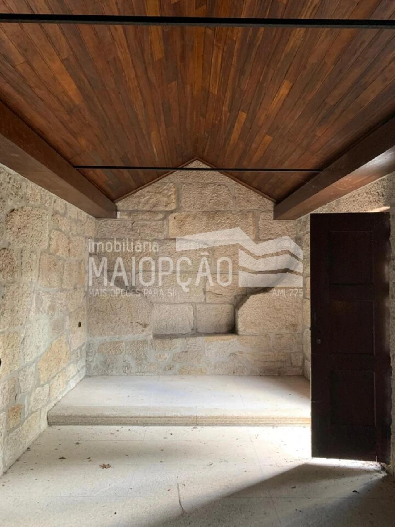 Moradia T9 para Venda em Santa Cruz da Trapa e São Cristóvão de Lafões Foto 17