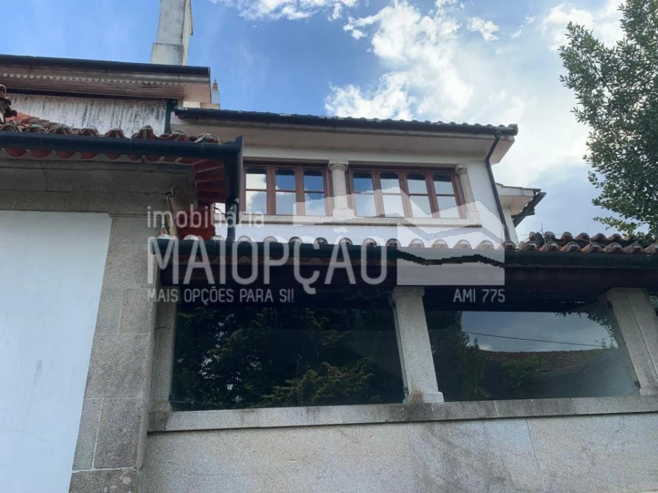 Moradia T9 para Venda em Santa Cruz da Trapa e São Cristóvão de Lafões Foto 3