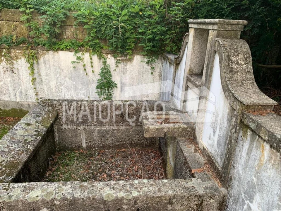 Moradia T9 para Venda em Santa Cruz da Trapa e São Cristóvão de Lafões Foto 4