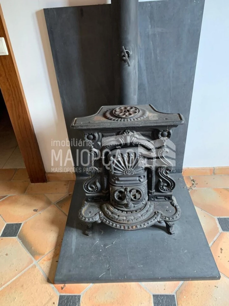 Moradia T9 para Venda em Santa Cruz da Trapa e São Cristóvão de Lafões Foto 11