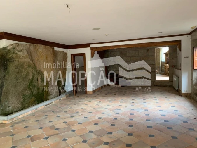 Moradia T9 para Venda em Santa Cruz da Trapa e São Cristóvão de Lafões Foto 14