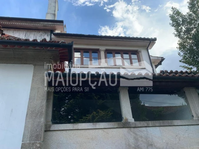 Moradia T9 para Venda em Santa Cruz da Trapa e São Cristóvão de Lafões Foto 3