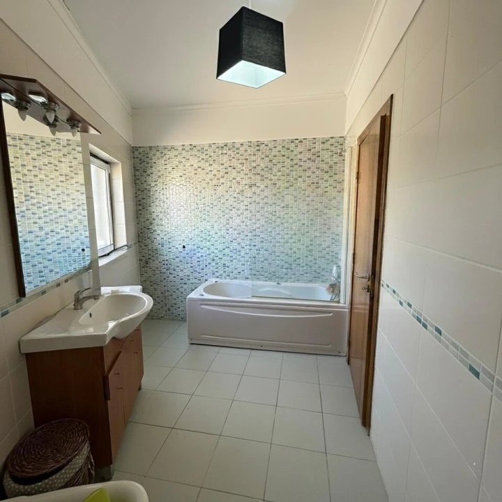 Apartamento T4 para Venda em Salvaterra de Magos e Foros de Salvaterra Foto 16