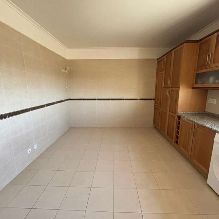 Apartamento T4 para Venda em Salvaterra de Magos e Foros de Salvaterra Foto 18