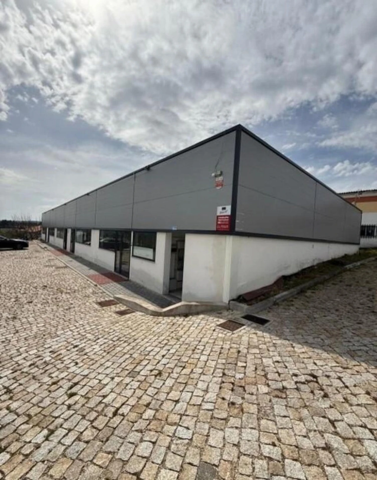 Prédio para Venda em Vila Franca das Naves e Feital Foto 1