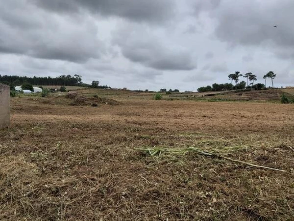 Terreno para Venda em Campelos e Outeiro da Cabeça Foto 2