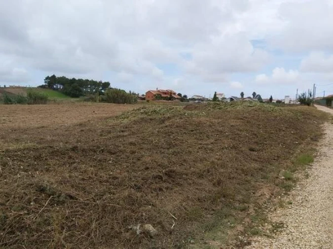 Terreno para Venda em Campelos e Outeiro da Cabeça Foto 1