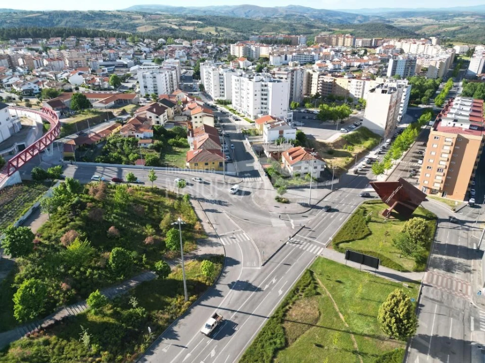 Loja para Trespasse em Sé, Santa Maria e Meixedo Foto 9